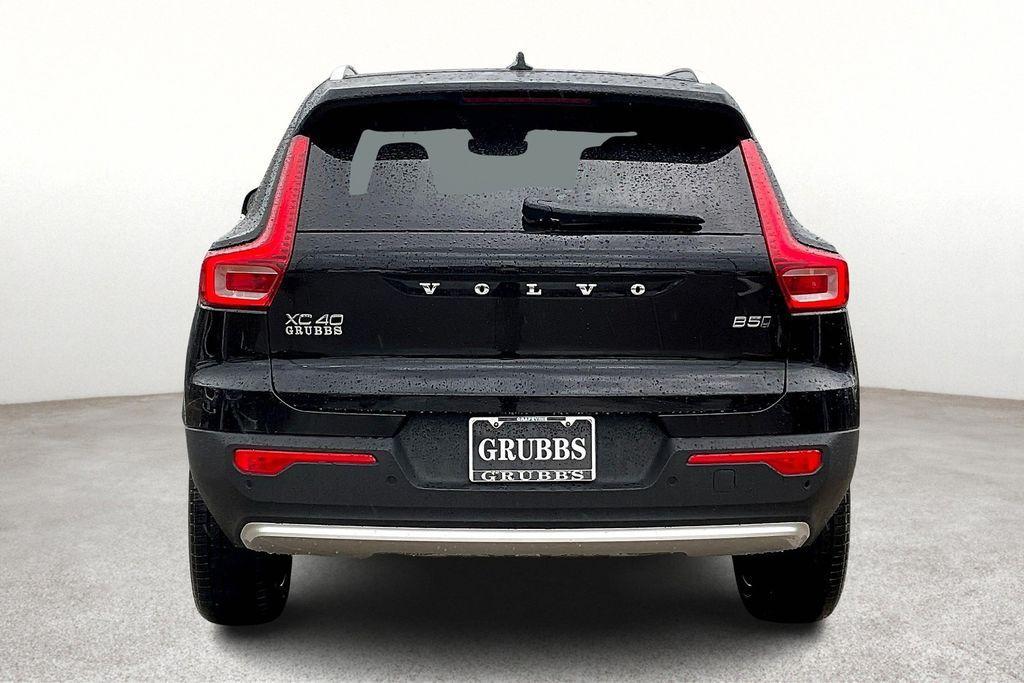 new 2025 Volvo XC40 car, priced at $43,885