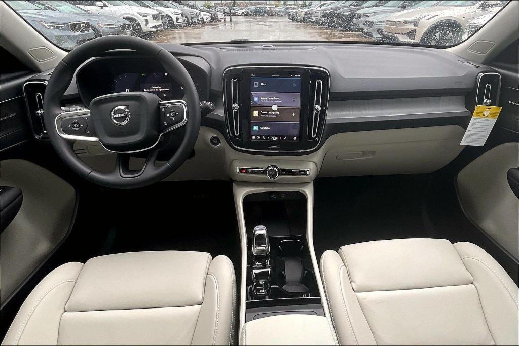 new 2025 Volvo XC40 car, priced at $42,765