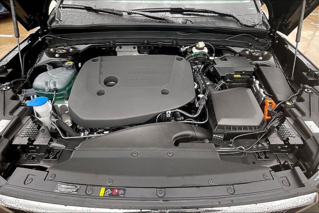 new 2025 Volvo XC40 car, priced at $51,015