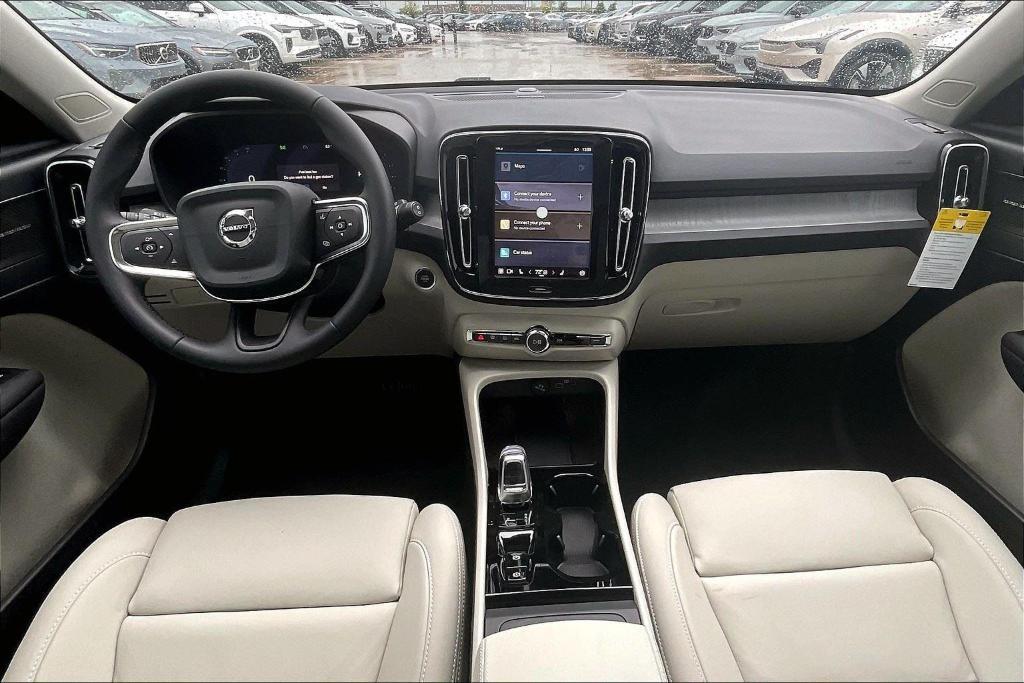 new 2025 Volvo XC40 car, priced at $51,015