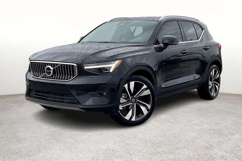 new 2025 Volvo XC40 car, priced at $43,885