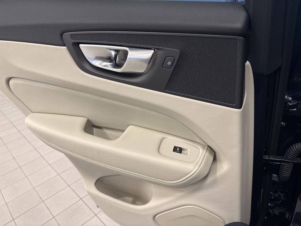 new 2025 Volvo XC60 car, priced at $54,585