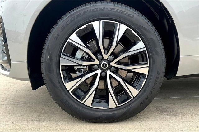 new 2025 Volvo XC60 car, priced at $50,285