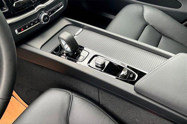 new 2025 Volvo XC60 car, priced at $50,285