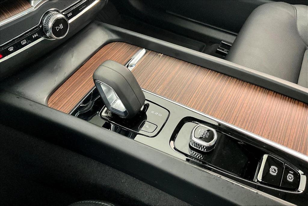 used 2022 Volvo XC60 car, priced at $25,500