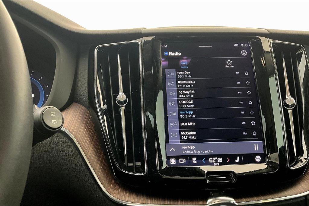 used 2022 Volvo XC60 car, priced at $25,500
