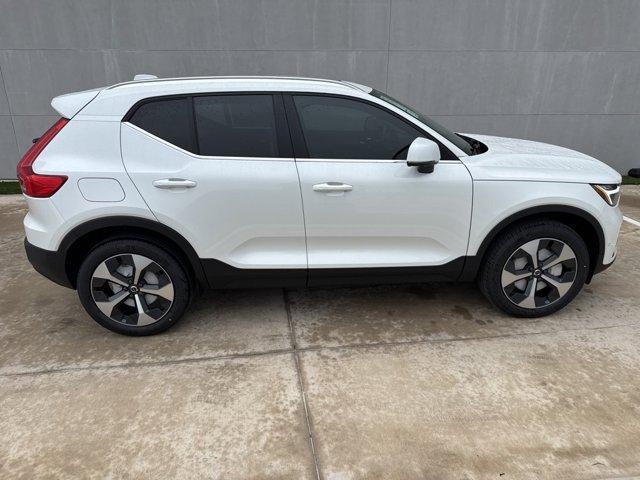 new 2025 Volvo XC40 car, priced at $47,695