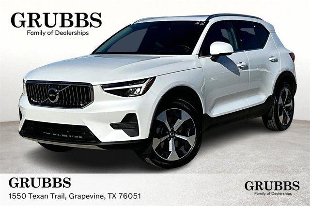 new 2025 Volvo XC40 car, priced at $39,500