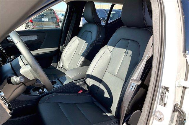 new 2025 Volvo XC40 car, priced at $39,500
