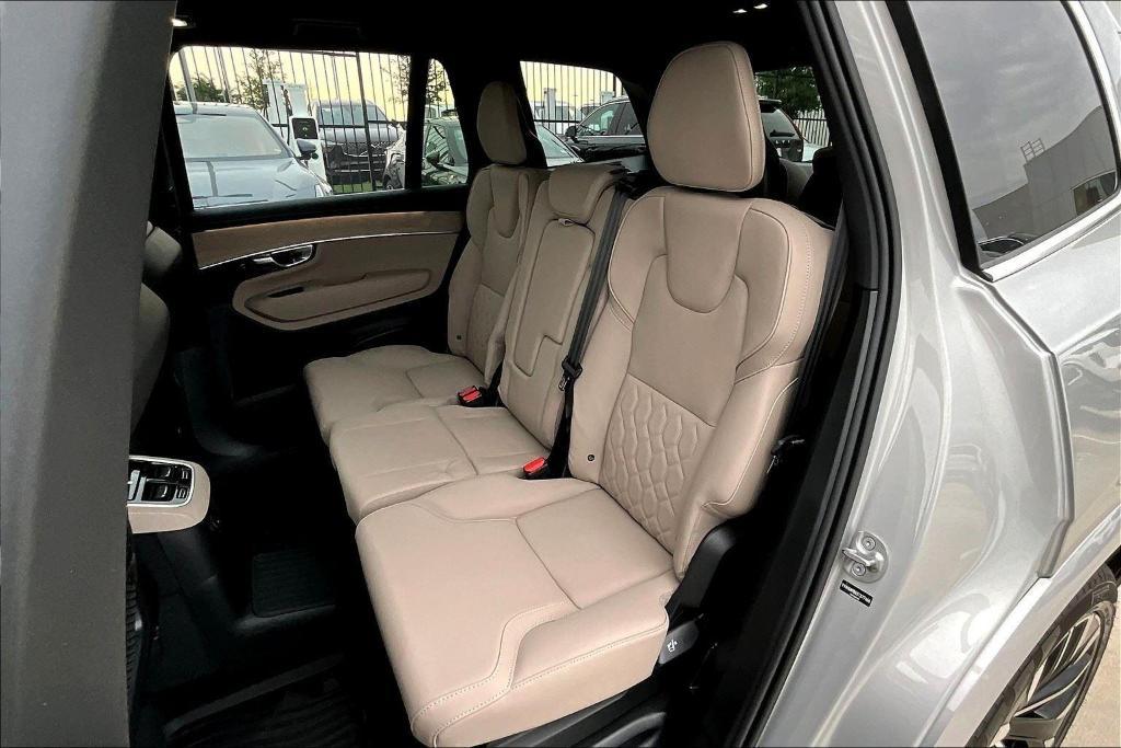 new 2025 Volvo XC90 Plug-In Hybrid car