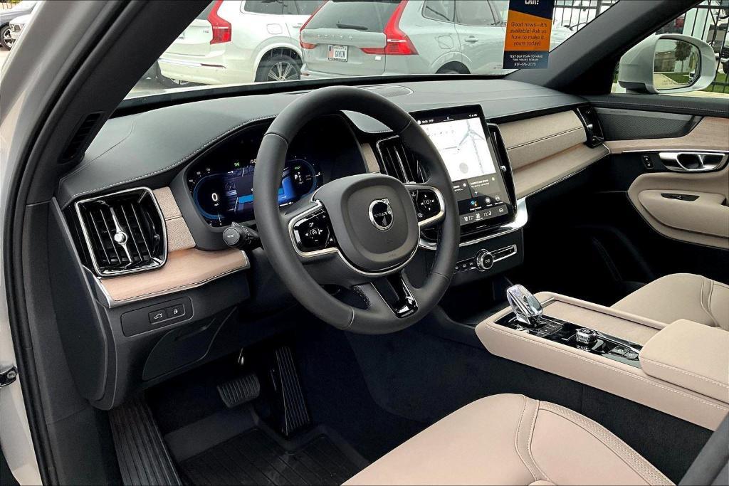 new 2025 Volvo XC90 Plug-In Hybrid car