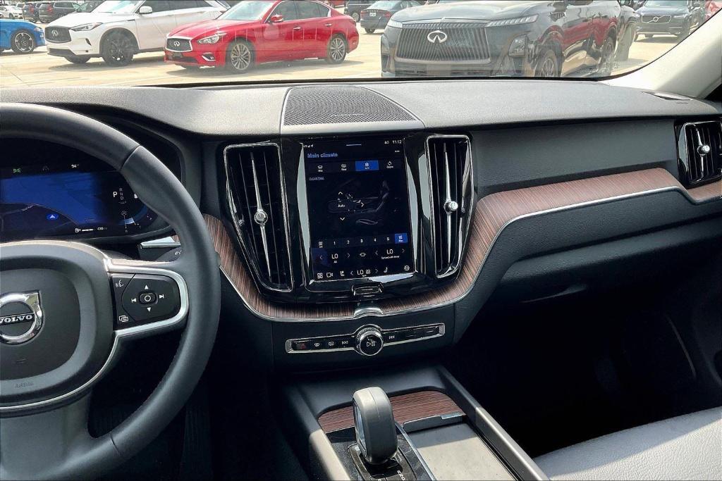 used 2022 Volvo XC60 car, priced at $30,261