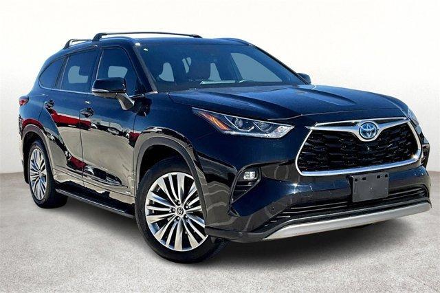 used 2022 Toyota Highlander Hybrid car, priced at $42,500