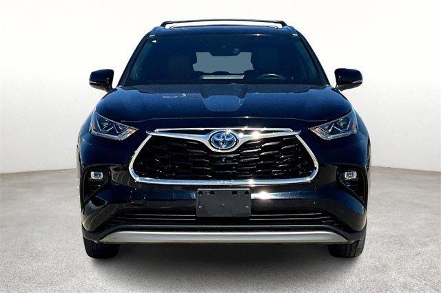 used 2022 Toyota Highlander Hybrid car, priced at $42,500