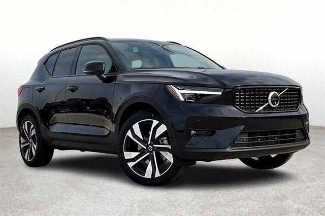 new 2025 Volvo XC40 car, priced at $51,015