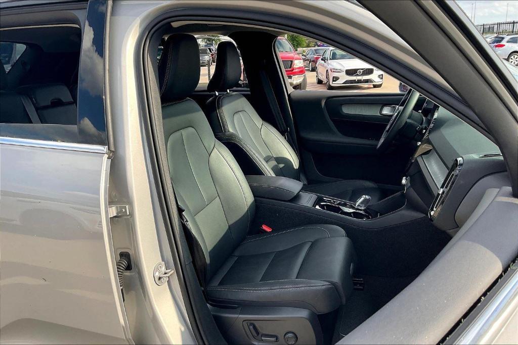 used 2025 Volvo XC40 car, priced at $39,900