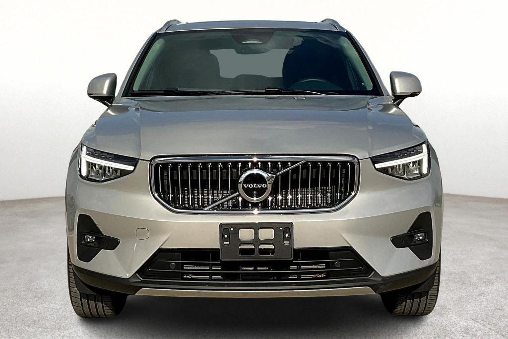 used 2025 Volvo XC40 car, priced at $39,900