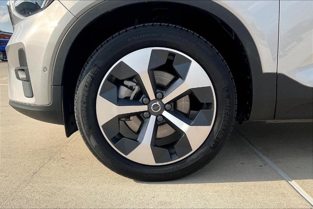 used 2025 Volvo XC40 car, priced at $39,900