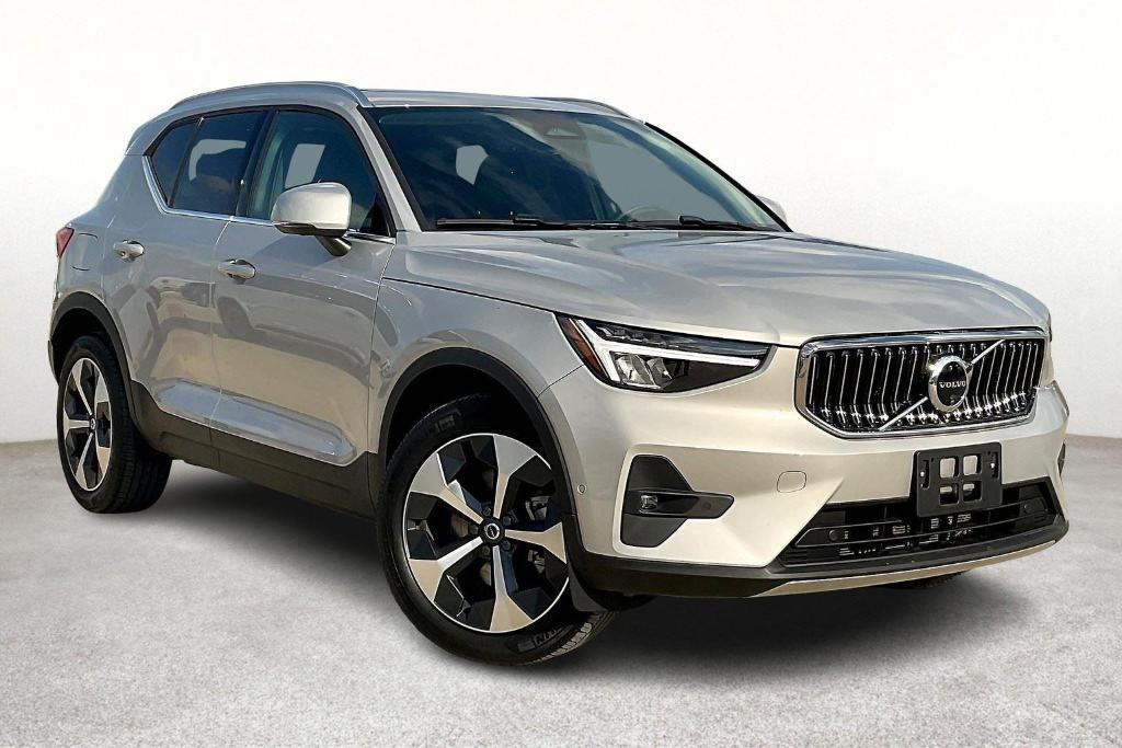 used 2025 Volvo XC40 car, priced at $39,900