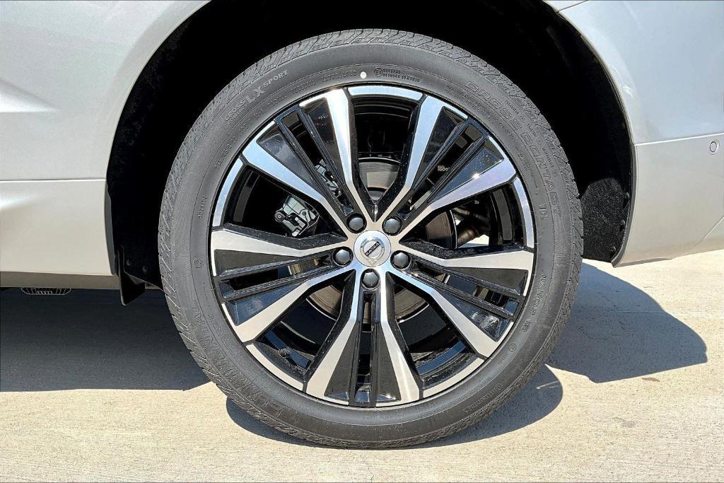 new 2025 Volvo XC60 car, priced at $55,765
