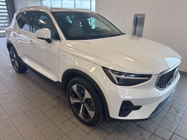 new 2025 Volvo XC40 car, priced at $42,315