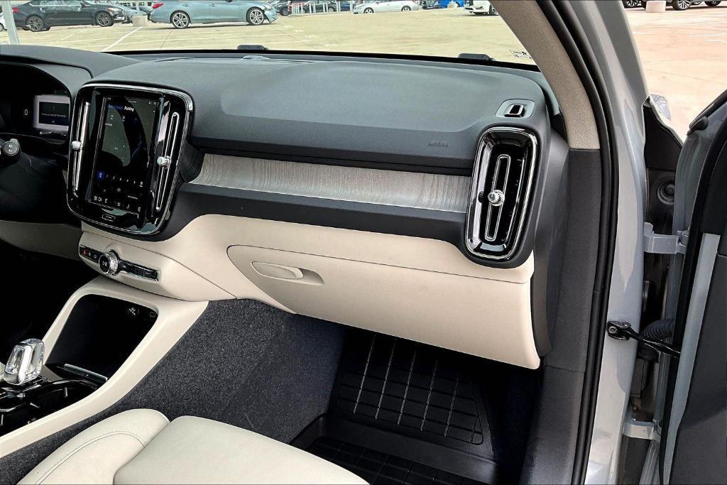 used 2024 Volvo XC40 car, priced at $31,500