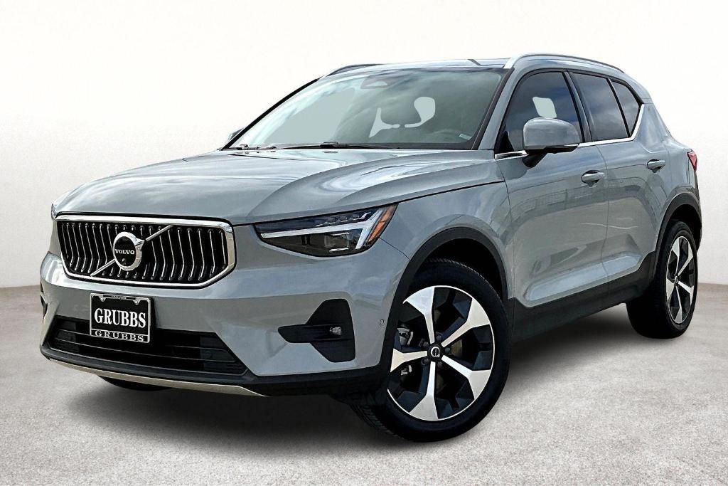 used 2024 Volvo XC40 car, priced at $31,500