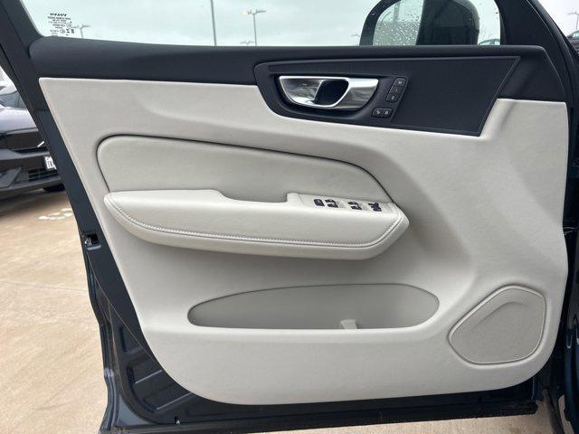 new 2025 Volvo XC60 car, priced at $54,610
