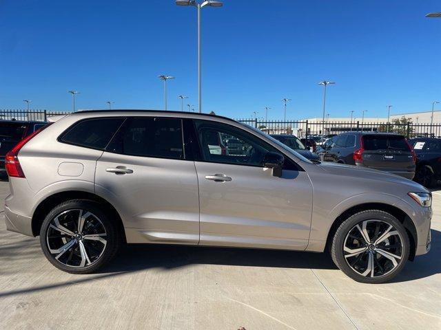 new 2025 Volvo XC60 car, priced at $58,995