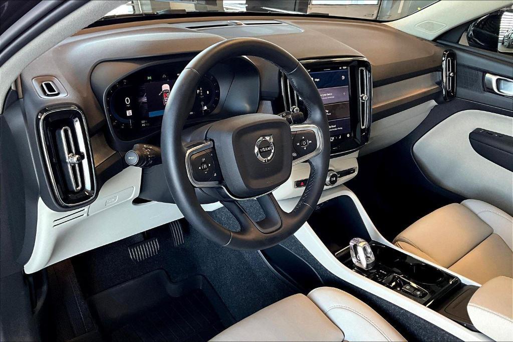 new 2025 Volvo XC40 car, priced at $47,435