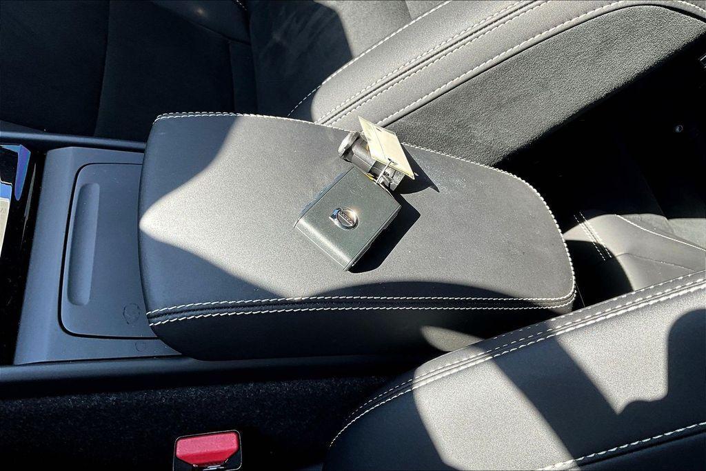 used 2024 Volvo XC40 car, priced at $37,809