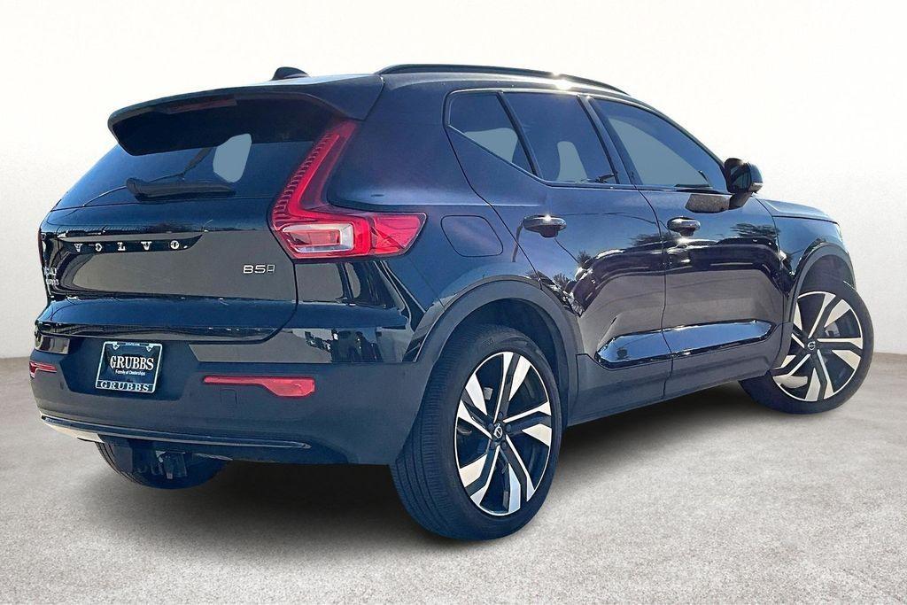 used 2024 Volvo XC40 car, priced at $37,809