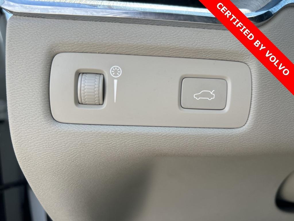 used 2022 Volvo XC60 car, priced at $36,500