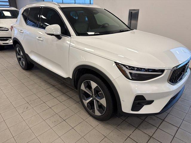 new 2025 Volvo XC40 car, priced at $44,500