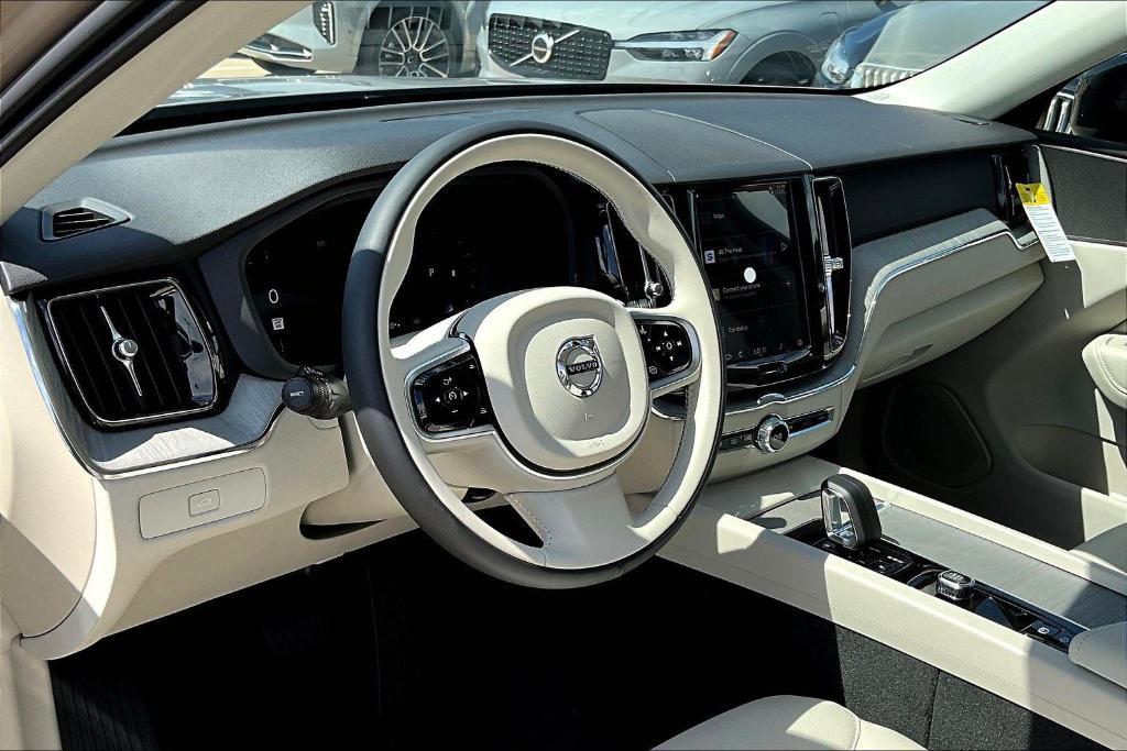 new 2025 Volvo XC60 car
