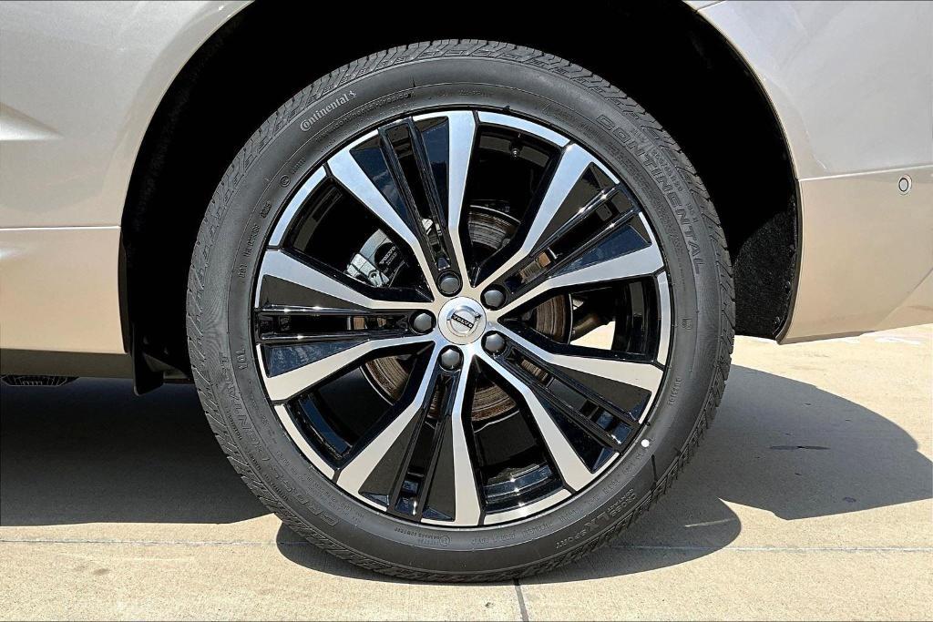 new 2025 Volvo XC60 car