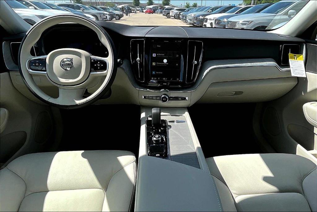 new 2025 Volvo XC60 car