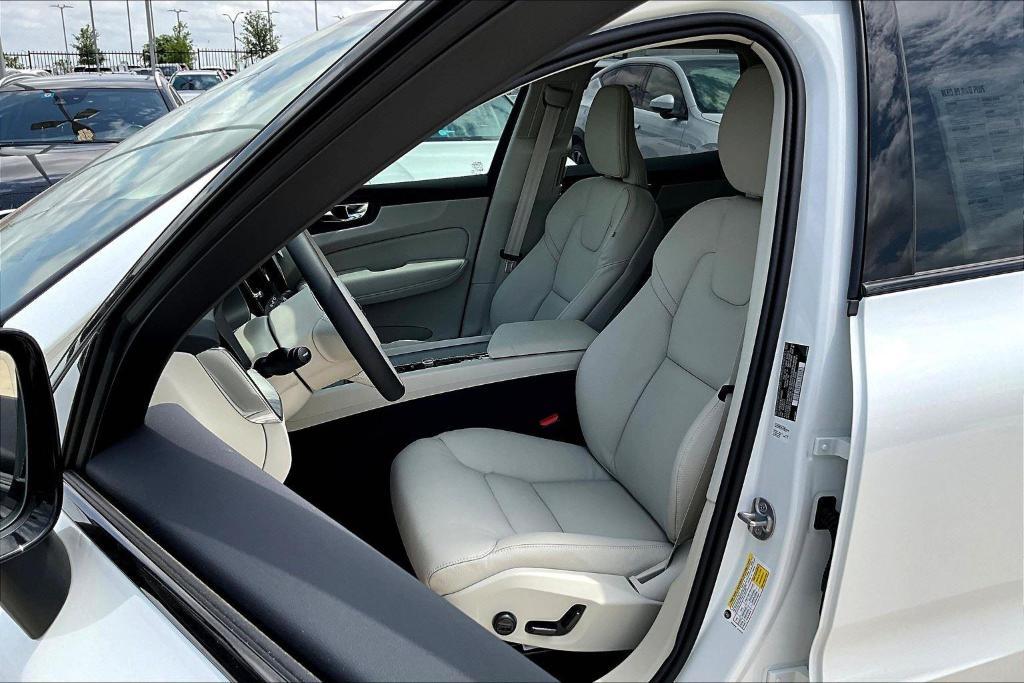 new 2025 Volvo XC60 car, priced at $55,360