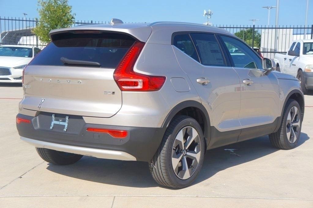 new 2024 Volvo XC40 car, priced at $43,000