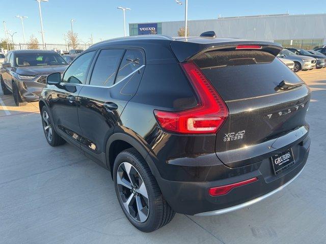 new 2025 Volvo XC40 car