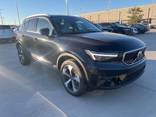 new 2025 Volvo XC40 car