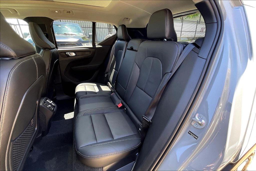 new 2025 Volvo XC40 car, priced at $45,485