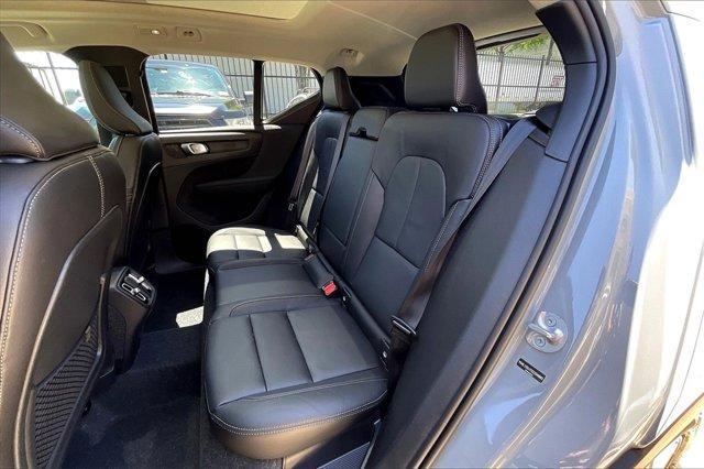 new 2025 Volvo XC40 car, priced at $44,685
