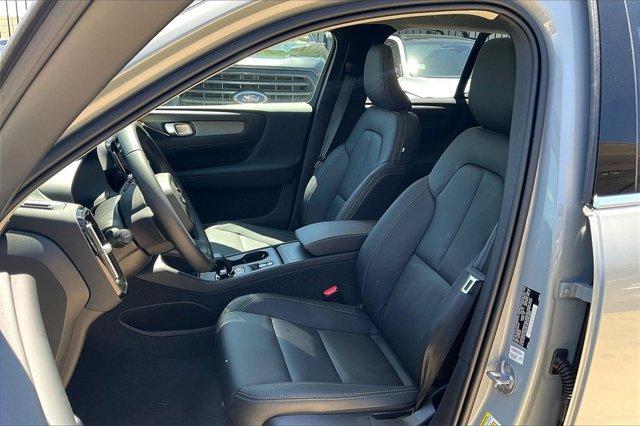 new 2025 Volvo XC40 car, priced at $44,685