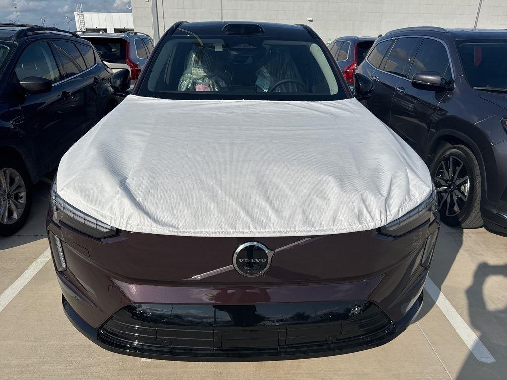 new 2025 Volvo EX90 car