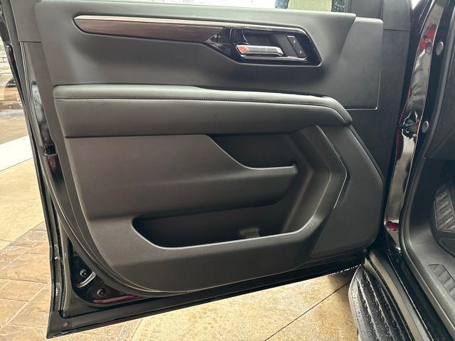 new 2026 Chevrolet Suburban car, priced at $64,570