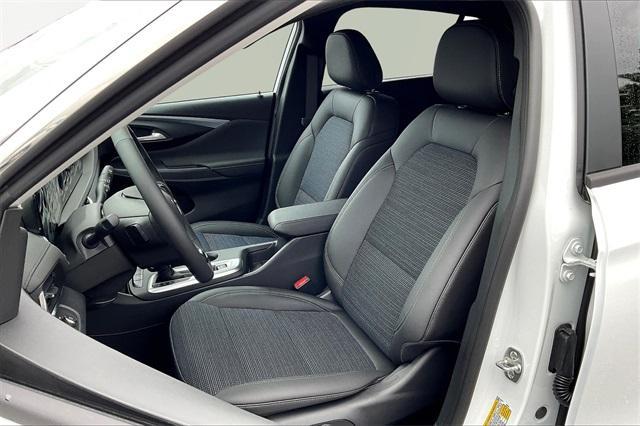 new 2025 Buick Envista car, priced at $23,190