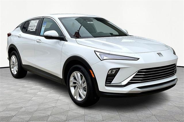 new 2025 Buick Envista car, priced at $25,380