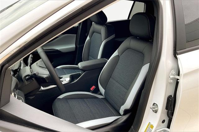 new 2025 Buick Envista car, priced at $25,380