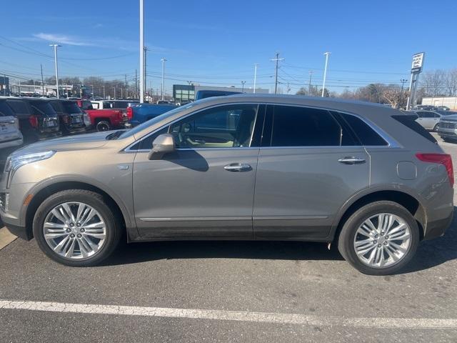 used 2017 Cadillac XT5 car, priced at $19,437